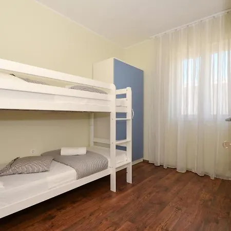 D&n * Kaštela